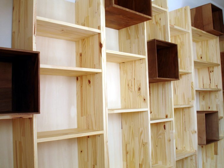 bibliothèque bois massif recyclé