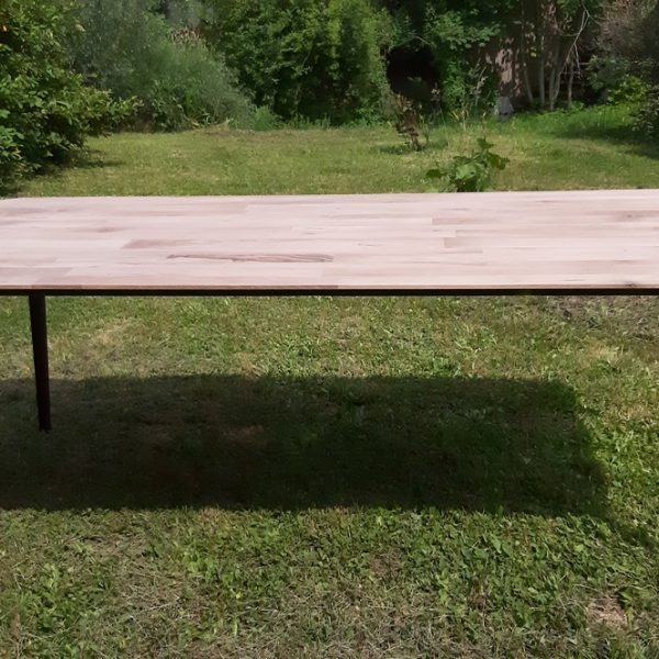 table en bois recyclé et métal