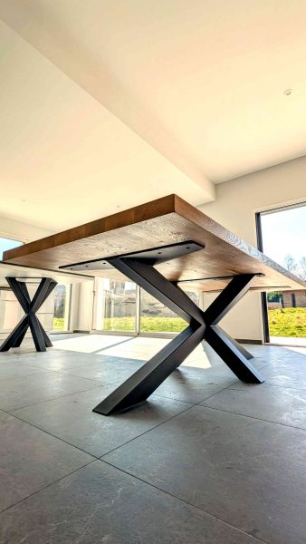 Table mikado