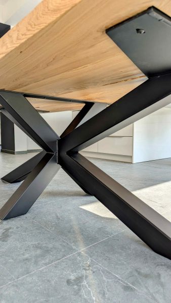 Table mikado